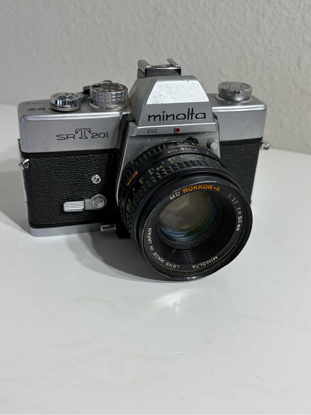 Vintage Minolta SR-T 201 35mm Film Camera with MD Rokkor-X 50mm Lens